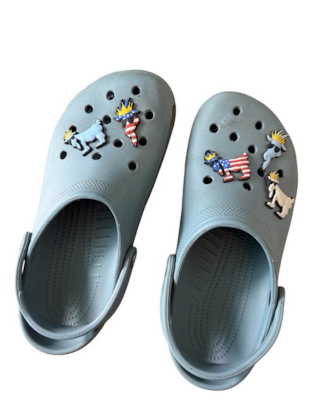 Men’s size 8/womens 10 gray crocs with GOAT jibbitz